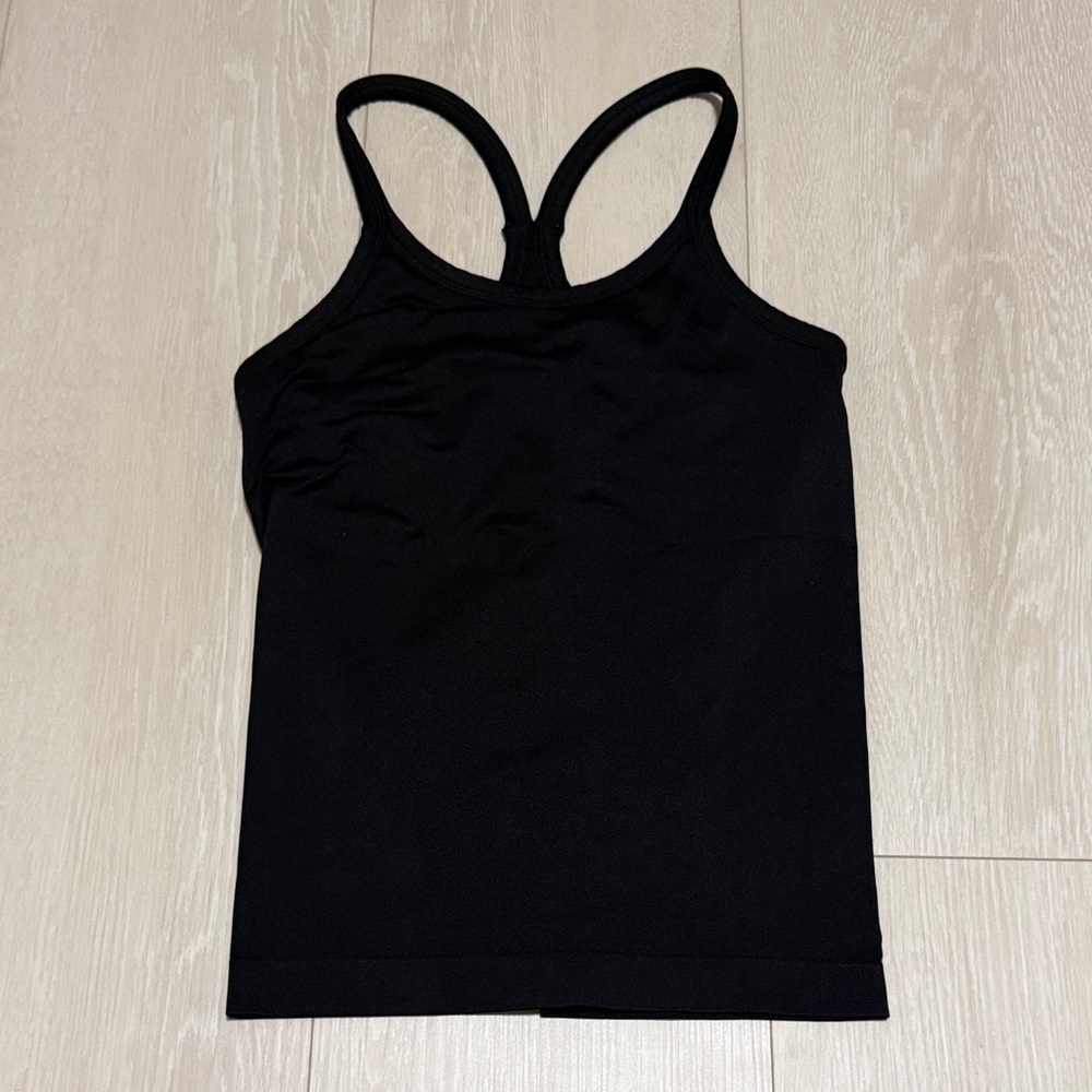 ✨ Pro-Fit Seamless Basic Black Camisole Top